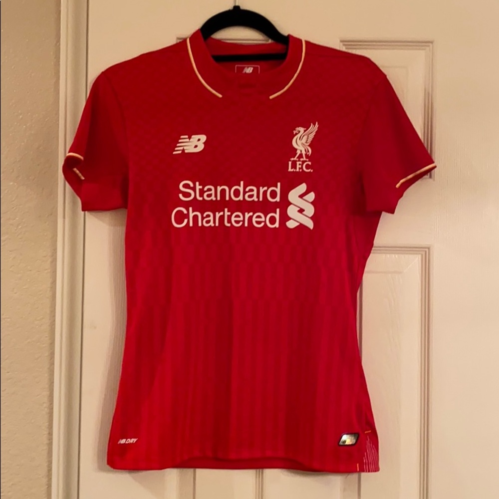 ✨ Sold ✨ Liverpool Jersey